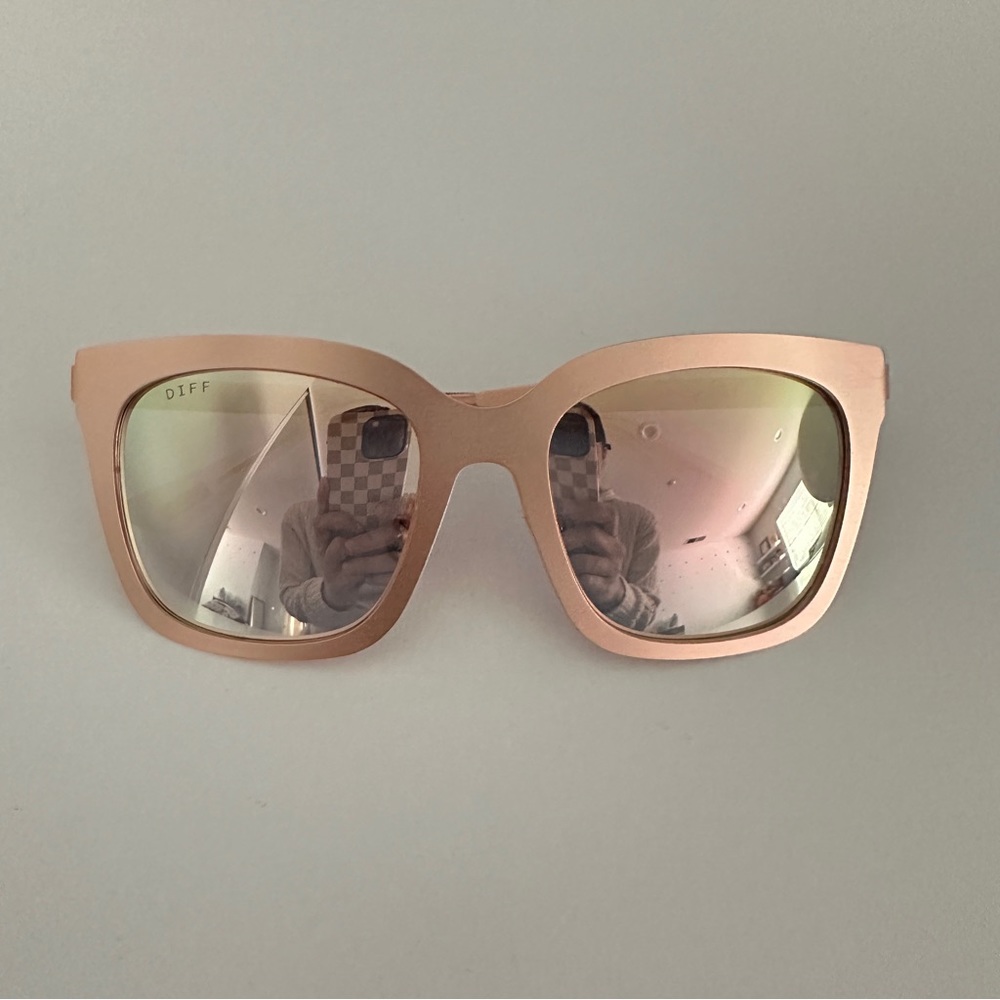 DIFF Eyewear x Laura Adkins Bella Sunglasses